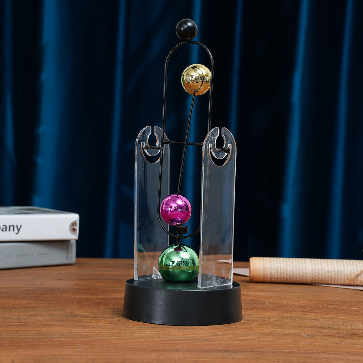 Pendule de Newton à mouvement  - Office Furniture Loft avis et prix